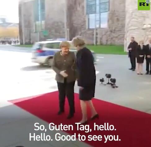 受冷落?特雷莎·梅抵柏林参加脱欧谈判,默克尔却没有出来迎接