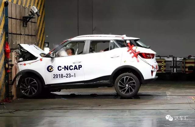 拿了C-NCAP五星的众泰T300 还要减价增配